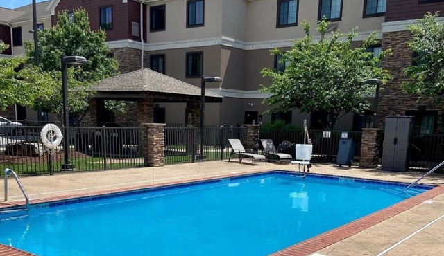 Staybridge Suites Bowling Green by IHG