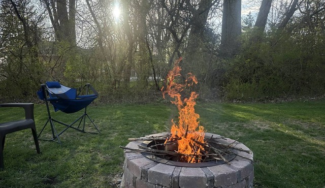 Steps from 1st St Beach, Large Yard, Firepit