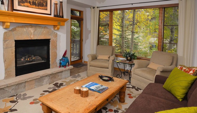 Steps from the Arrowhead lift in Beaver Creek, Views, garage, Ski Locker!! in Edwards