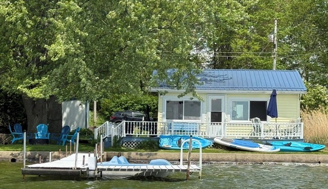 Steps to Sandy, Swimmable Lake with Stunning Sunsets in Heart of Amish Country