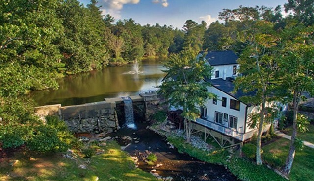 Stone Studio Lakefront Pool Access