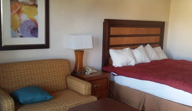 Studio 9 Inn & Suites