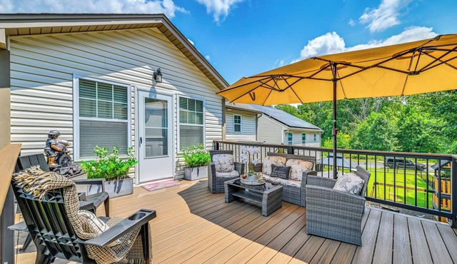 Studio By Speedway: EV-L2, Deck, Fireplace, Cal-K in Concord