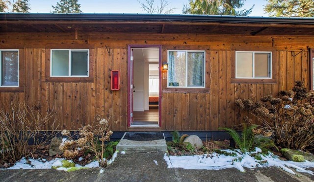 Studio Mountainview | 1st-Floor | Dog Friendly in Quilcene