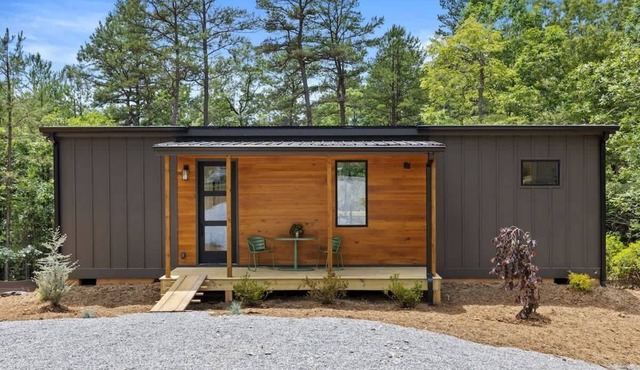 Sunbeam | Cozy Deck + Hot Tub/Sauna Access + Dogs