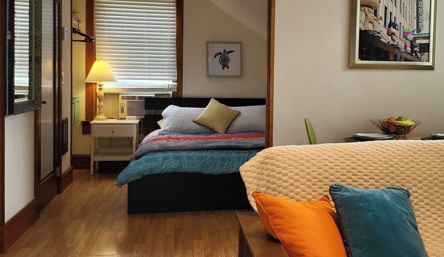 "Sunny Studio Retreat, Steps from Downtown" in Everett