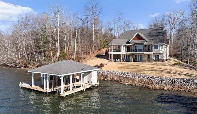 Sunset Escape | Waterfront |Great Location