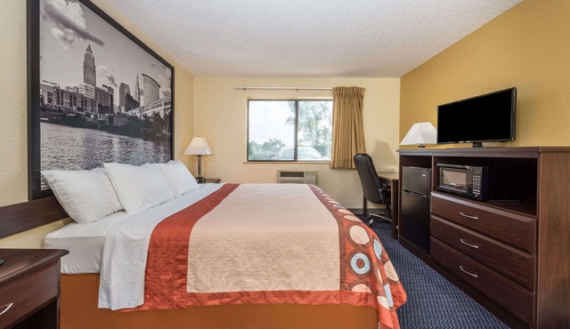 Super 8 by Wyndham Franklin/Middletown Area