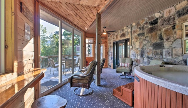 Tenn River Cabin w/Hot Tub - 10 Mi to Chattanooga