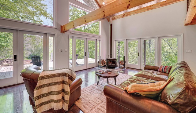 'The Appalachian Hideaway' w/Hiking Trails & Deck