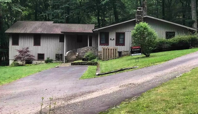 The Cloister Bungalow in Walker in the Hills