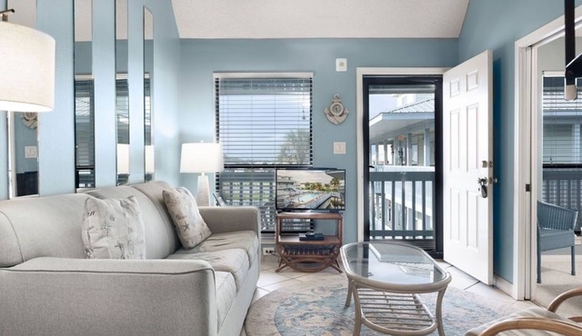 The Cove 217a 1 Bedroom Condo by RedAwning
