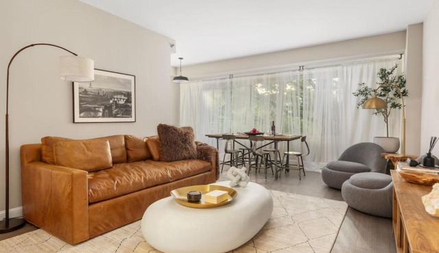 The Morgan - 2BR King Suite with Free Parking, Gym & Lounge