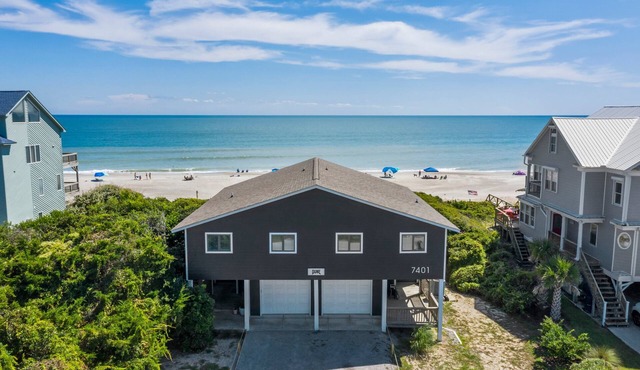 The ultimate OCEANFRONT bungalow close to everything