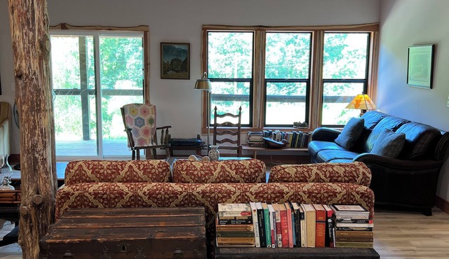 The Whippoorwill B&B Cabin – Breakfast Included – Award-Winning Hillside Haven