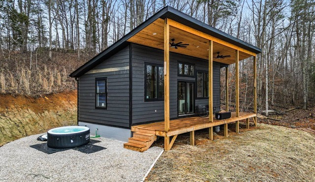 This cabin is a 0 bedroom(s), 1 bathrooms, located in Stanton, KY.