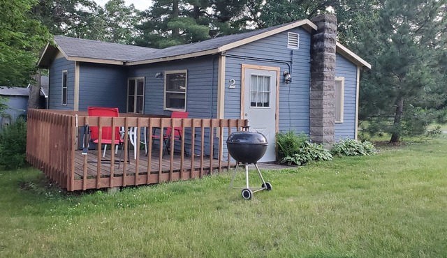 This rustic and charming cabin has great views of Hardy Lake. in Pillager