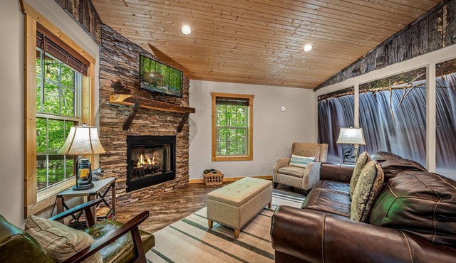Time Falls Cabin | 2 King BR | 2.5 BA | 2 Porches | Fire Pit | Fast WiFi