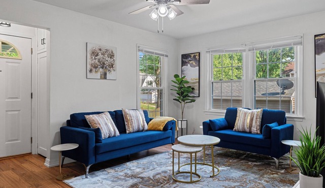 Tranquil 3-bedroom house with a massage chair in Springfield