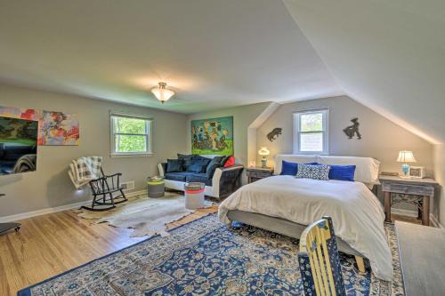 Trolley Apt Upper: Steps to Village Trail & Canal! in Pittsford