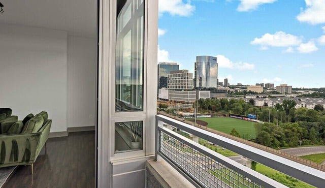 Tysons 1BR | Balcony, Pool & Fitness