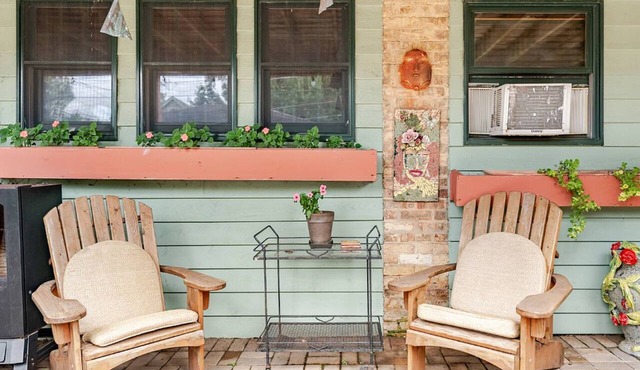 Unique Apt. in Upscale Evanston with Easy Access to Chicago in Evanston