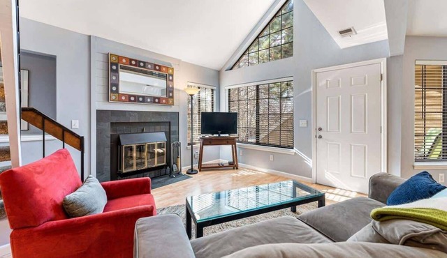 Updated 1 BDR with loft in Gunbarrel in Boulder