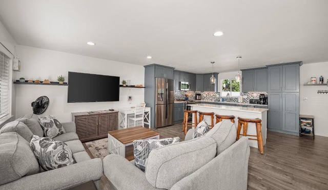 Updated Spacious Home & Hot Tub in Spokane Valley