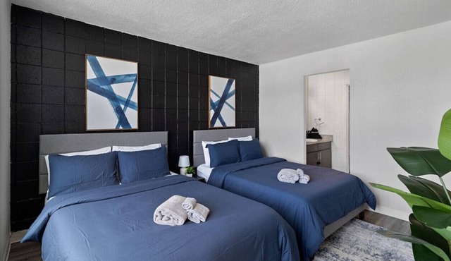 Upscale 2 Bed Suite — Mins to Downtown Cincinnati!