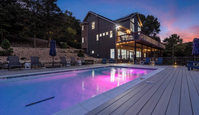 Van Kirk Cove – 6 BDR Stunner!