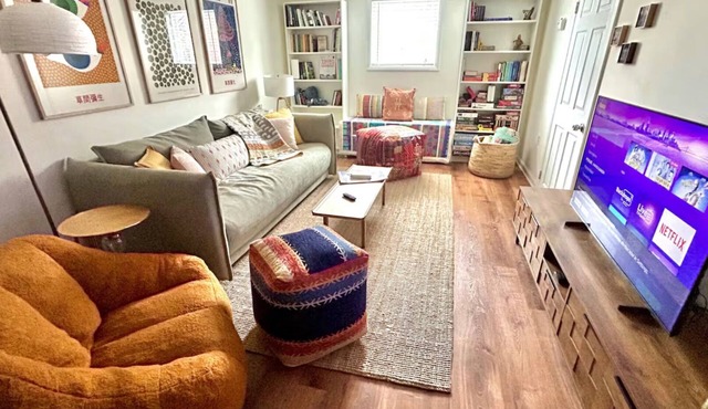 Vibrant haven in Silver Spring near Metro & shops with relaxing outdoor space in Silver Spring