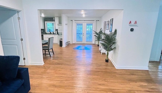 Visual Illusion themed 3-bedroom house near downtown Atlanta in Atlanta