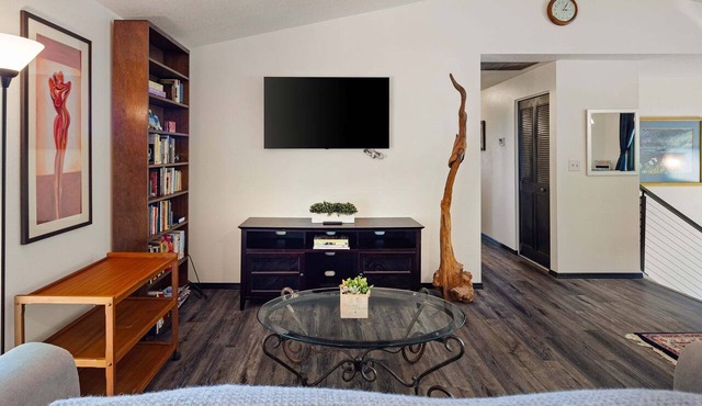 Wake Robin House - Comfortable & Close To Campus 4 Bedroom Home in Eugene