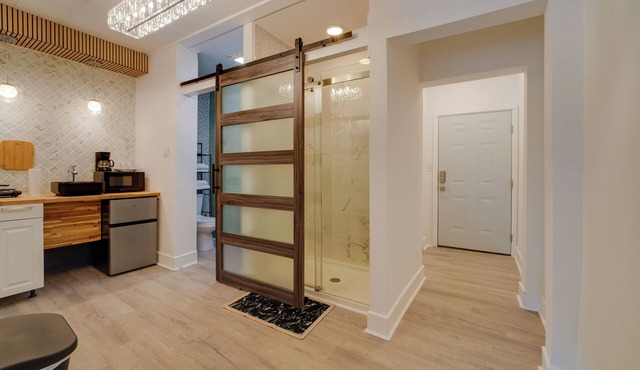 Walk Downtown! Hinton Historic District Studio