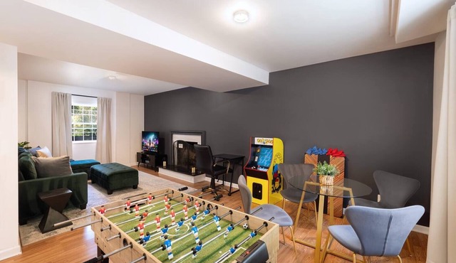 Walk to UVA, Hospital, 4 BDR, Game Room
