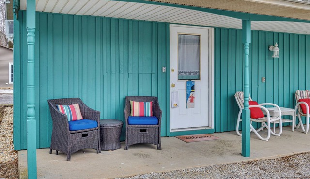 Walkable & Convenient Main Street Studio in Delphi