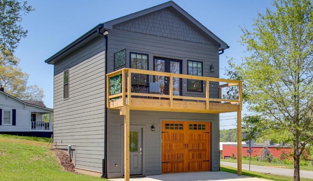 Walkable North Georgia Hideaway! Modern Suite