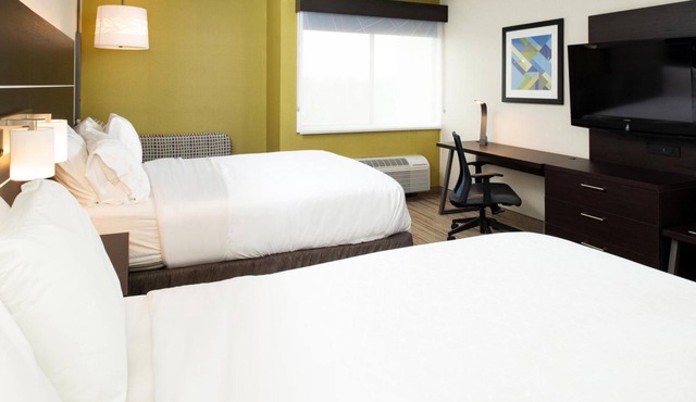 Warm & Modern Room Close to Adventure Spots Like Mt Airy Forest – 5 Miles