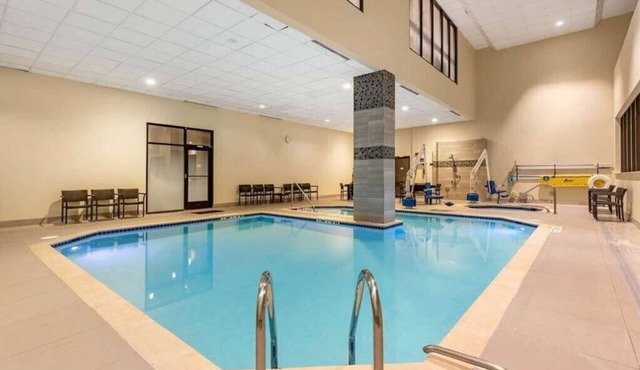 Washington DC | Couples DC Escape | Gym + Downtown Stay