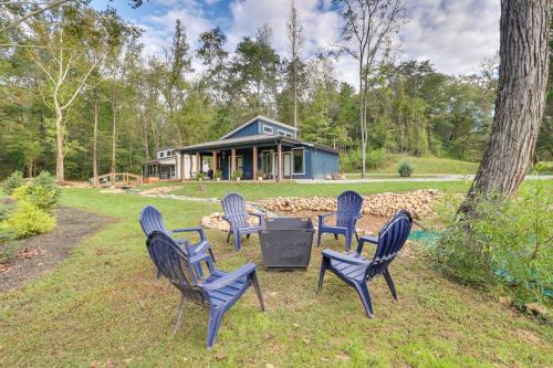 Waterfront 'Blue Spruce' Small Home in Wildwood!