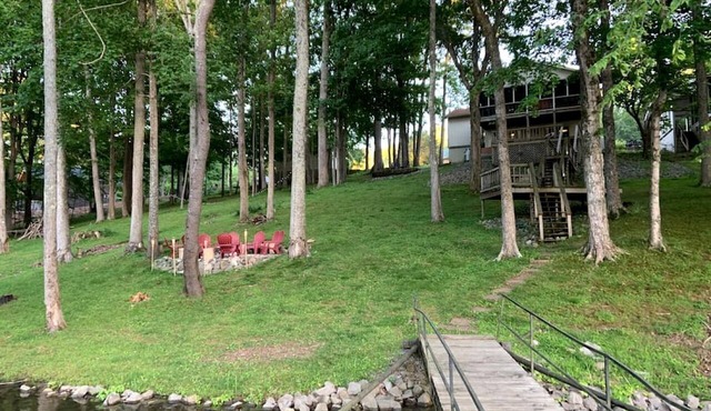 Waterfront Cabin with Private Dock, Jacuzzi and Deck in Kentucky