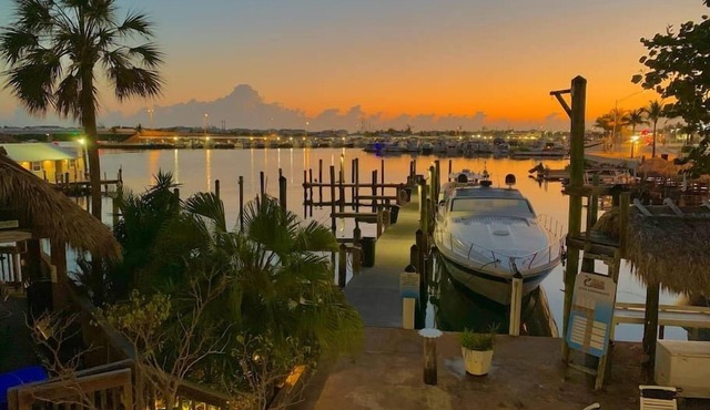Waterfront Condo Dock Pool Downtown Near Duval in Key West