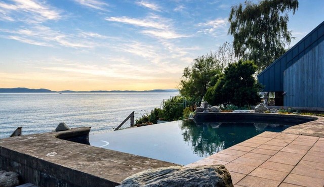 Waterfront Retreat with Pool & Direct Beach Access in Point Roberts
