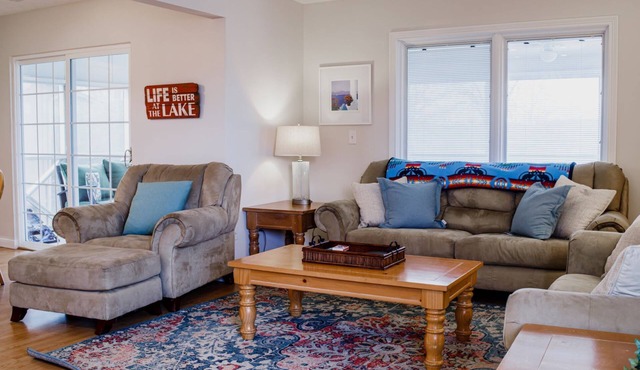 Welcome to Lake Home at the Tee Box – Your Lake Home Away From Hom