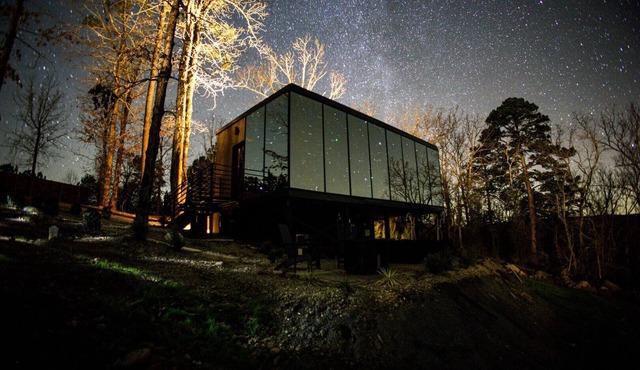 Whisper Mountain Glass House! Steam Shower-Couples Tubs-Bidet-Panoramic Views in Broken Bow