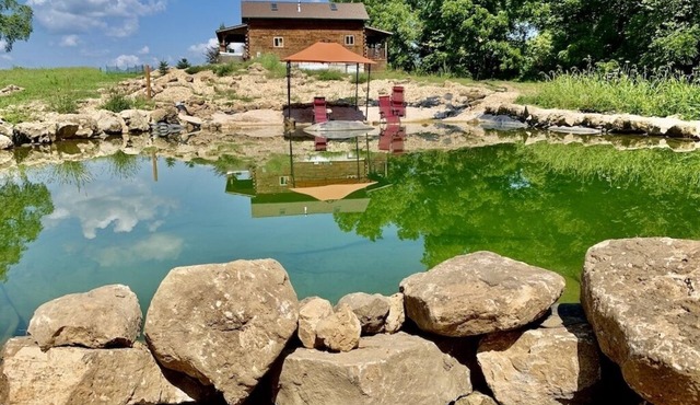 Whitetail Ridge Log Cabin w/Hot Tub Jacuzzi in Waterville