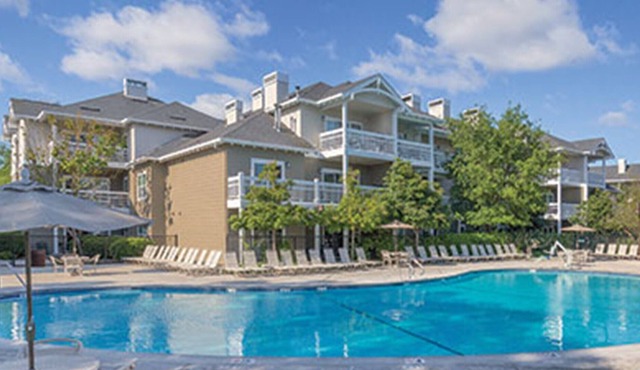 Windsor 2BR 2Bath Condo weekly/monthly nice resort Setting! Sleeps6 in Windsor