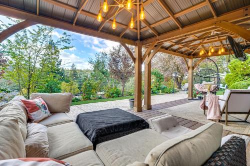 Work & Relax! Updated Walnut Creek Home w/Office in Walnut Creek