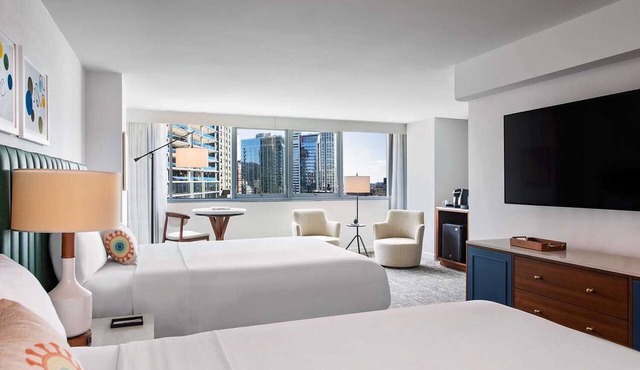 Your Relaxing Getaway Awaits! 4 Posh Units, Pets Allowed, Near Picasso Statue
