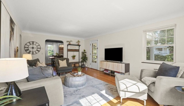 Zan Court Unit 1 · Mt Lookout Hideaway